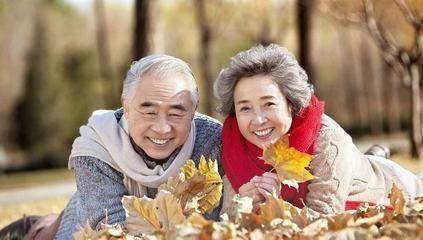 建议中老年：少吃花生瓜子多吃3样碱性菜，头发黑嘴不臭身体健康